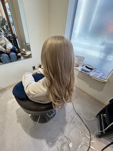 ハチマルハチ ナル 登戸店(808 nalu) ミルクティーベージュ