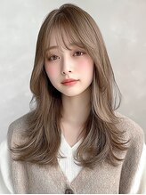 【王道人気♪ミルクティーベージュ×ロング】誰からも愛される透明感ロングはこれで決まり！