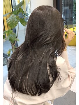 シティ(CITY) ラベンダーグレージュ　レイヤーカット　艶髪