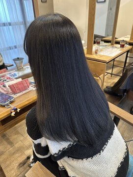 リエル(Liere) ブルー×グレージュで艶カラー【髪質改善】