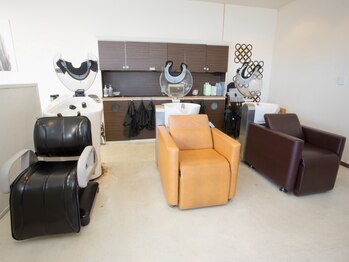 ハッピーカラー 西尾八ッ面店の写真/キッズスペースあり◆明るく丁寧な接客とアットホームな雰囲気でリラックス◎お手頃プライスで通いやすい♪