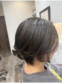 小顔ショート白髪ボカシ