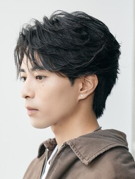 レタッチ バイ フィフス 天神大名(RETOUCH by fifth) 天神大名メンズパーマフェザーパーマセンターパートガイルヘア