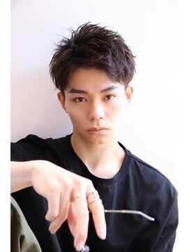 ネイビー(NAVY) ラフ質感で出す大人　アップバングショート