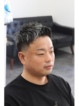 バーバーライラック(BARBER Lilac)の写真/２１時まで全メニュー受付！仕事帰りにもおすすめサロン【和泉府中駅5分/駐車場有】日々忙しいあなたへ☆