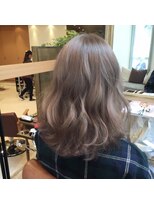 リゼル ユア 渋谷(RISEL YUA)&nbsp;パールグレージュのミディアムヘア