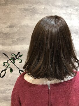 ヘアー ブランコ(hair Blanco) 前上がり赤みを消したサファイアボブ