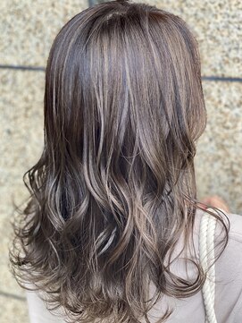 ゴリラビスケッツ(GORILLA BISCUITS) 透明感グレージュカラー