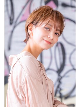 アメリ 新宿(Ameri) Ameri 大人小顔スリークショート イルミナカラー 【新宿】