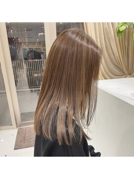 サローネ サンク(SALONE CINQ) ハイライトグレージュカラー