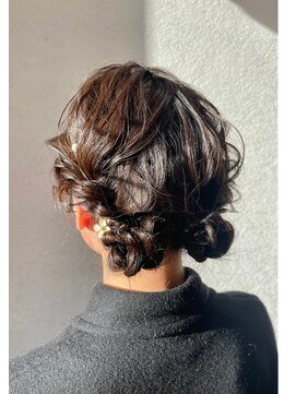 シャルムバイケンジ(Charm.by KENJE) 【ツイン編みおろし】お団子/結婚式/二次会/同窓会/銀座/有楽町