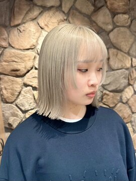 ラック(LUCK) カール/セミディ/シアーカラー/姫カット/ハイトーンボブ