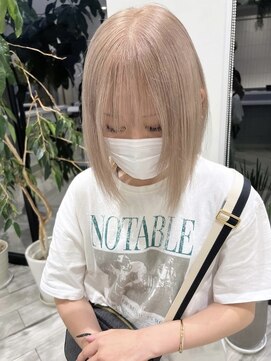 アース コアフュールボーテ 長野稲田店(EARTH coiffure beaute) ホワイトベージュ_ハイトーン_ケアブリーチ_切りっぱなし