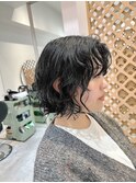 前髪なしブルーブラックニュアンスパーマボブ刈り上げボブ
