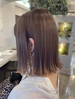 ヴィサージュバスク(VISAGE ba.s.k)&nbsp;骨格補正カットで魅せる外ハネボブ×透明感カラー