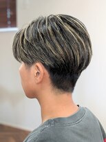 ウィスカーヘアー(whisker hair) 刈り上げハンサムショート
