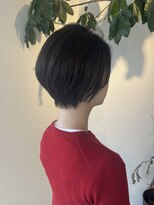 エム 門司店(EMU) シルエットをきれいにみせるショートスタイル