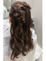 ロエ(Lowe') ハーフアップ