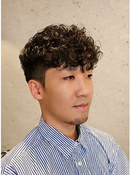 ワンワンオー バーバーショップ 長浜店(@110 BARBER SHOP) スペインカール