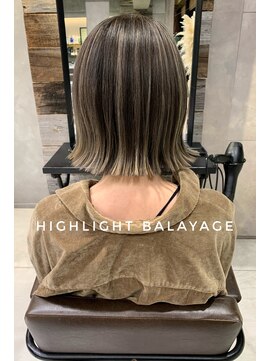 トルネード(TORNADO) 切りっぱなしボブハイライトバレイヤージュベージュカラー