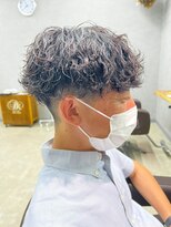 リット×ベリエ(Lit.×belier)&nbsp;波巻きスパイラルパーマセンターパート波巻きパーマツーブロック