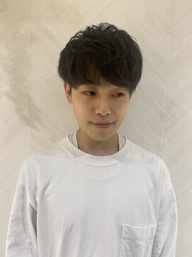 ロンド ストラーダ 心斎橋(Lond strada) 韓国マッシュ　刈り上げスキンフェード　コンマヘア