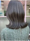 切りっぱなしボブ×オリーブグレージュ
