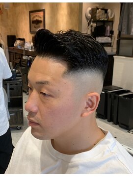 ルドローブラントオオサカ(LUDLOW BLUNT Osaka) 【LUDLOW BLUNT】スキンフェードサイドパート 七三分け