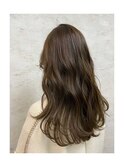 ミディアムロング、ベージュカラー