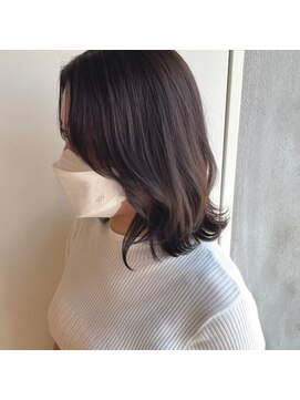 ウィリーベル 沖縄(WILLIE BELLE) 20代30代大人かわいい/グレージュカラー/ショートボブ/小顔/前髪