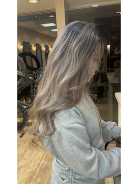 モアムー(Moremuu) シャドールーツ