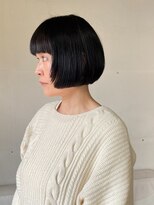 タヴィ(Tavi) ショートボブカットのフェイスレイヤー/顔周りレイヤー/ボブヘア