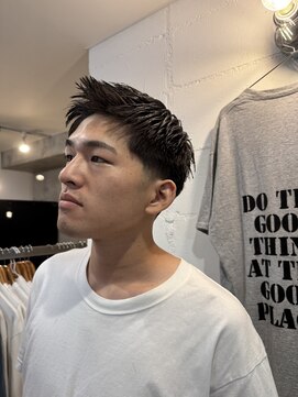 グッドプレイスアンドシング(Good Place&thing) テーパーフェードアップバングスタイル