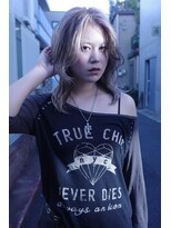 キャロルガーデンズ ボコカ 表参道(Carroll Gardens bococa)&nbsp;【表参道】ブリーチ、ハイトーン、デザインカラー