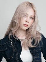 サンクマーケット 渋谷(cinq MARKET)&nbsp;渋谷ブリーチダブルカラーレイヤーカットホワイトブロンドカラー