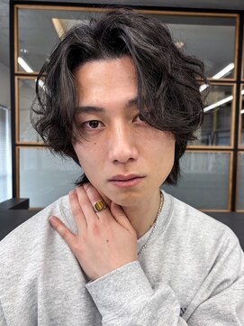 soar men's 渋谷　メンズカット/眉毛/メンズ パーマ/ニュアンスパーマ【ソア メンズ】 渋谷フェザーパーマニュアンスパーマセンターパート刈り上げ七三