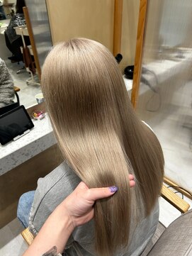 ジーナ サンシャイン通り池袋(Zina) ホワイトミルクティーベージュ【zina チカ】