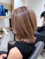 ステラバイケンジ 藤沢(STELLA by KENJE) 白髪ぼかし細めハイライト30代40代50代レイヤーカット藤沢