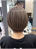 全頭ブリーチ履歴からミルクティーハイライトショートボブ