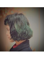 キミ(kimi)&nbsp;【kimi】アンティークグリーンウェーブボブ