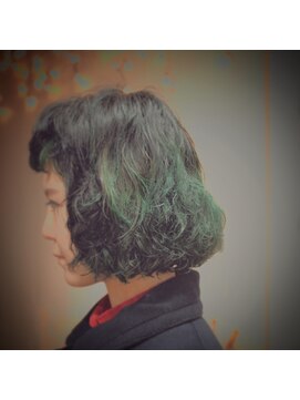 キミ(kimi) 【kimi】アンティークグリーンウェーブボブ