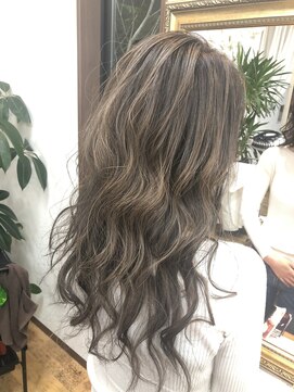 リリー ヘアーアンドビューティー(Lily) ハイライト外国人風スタイル