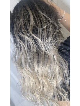 アルマヘア(Alma hair) ホワイトベージュバレイヤージュカラー