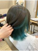 ターコイズグリーンインナーカラー×外ハネボブ【町田/町田駅】