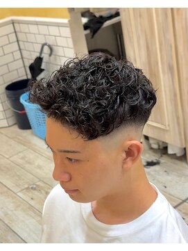 グルーマーズトウキョウ(GROOMER/S TOKYO) ショートハーパー フェード バーバー メンズパーマ ショート