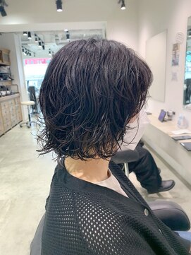 ビブ(VIV) 20代30代40代大人美人丸みウルフショートボブパーマヘア川崎