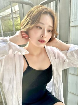 リーノア(LINOAH) 肌映えベージュ×ニュアンスショートボブ