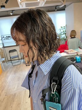 コワファーストナガサキシャンプーボーイ(COIFF1RST NAGASAKI SHAMPOO BOY) ぱつっとボブ ボブパーマブリーチなしカラー  長崎浜の町