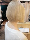 ショート×ホワイトベージュ