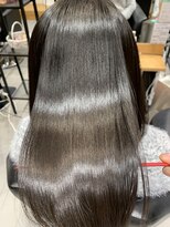 ロリ(Loli)&nbsp;艶髪ストレートロング抜け感ローレイヤー縮毛矯正